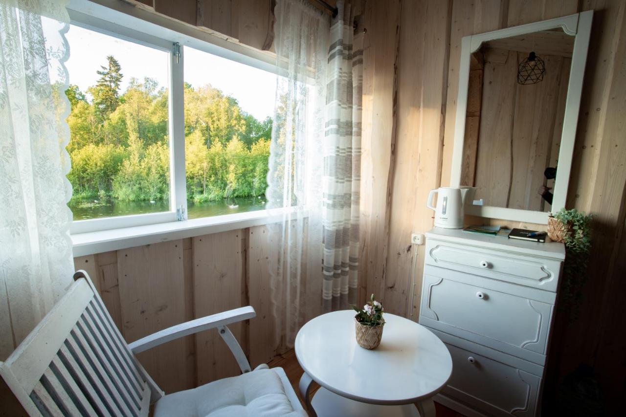 Hotel Laivu Maja Ezerkrasti-2 Alūksne Esterno foto